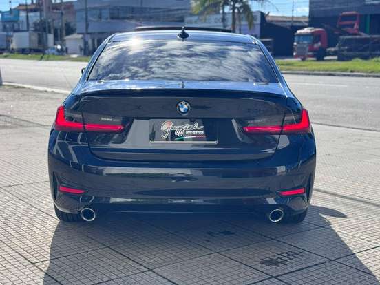 BMW-320i-2020