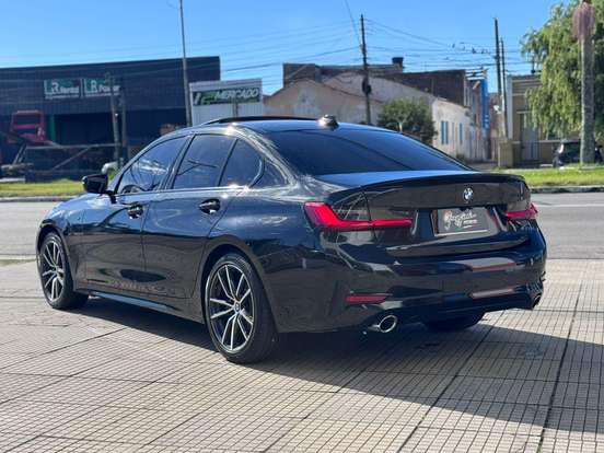 BMW-320i-2020