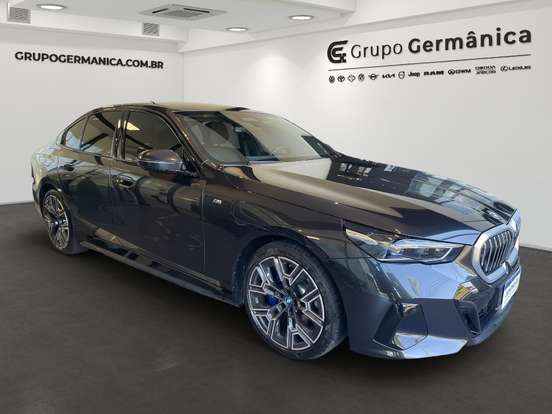 BMW-530e-2023
