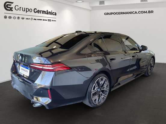 BMW-530e-2023