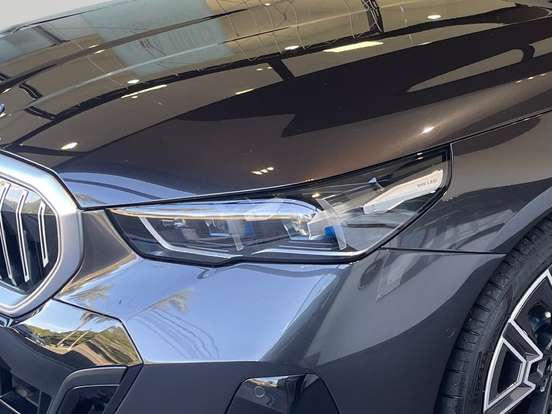 BMW-530e-2023