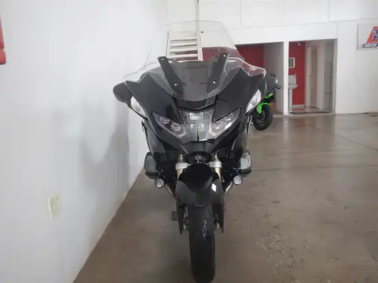 BMW-R 1250 RT TRIPLE BLACK BMW-R 1250 RT TRIPLE BLACK-2022