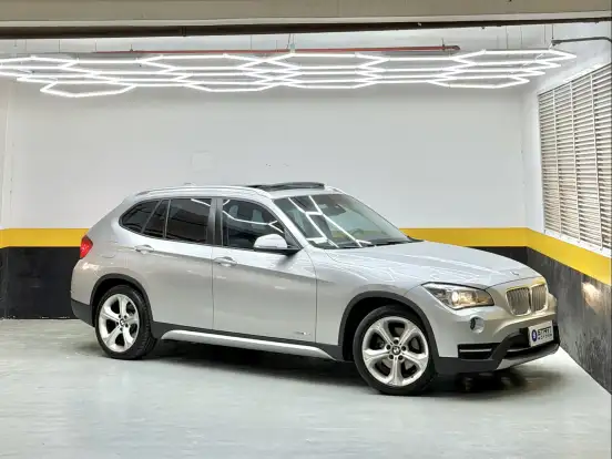 BMW-X1-2.0 16V TURBO GASOLINA SDRIVE20I 4P AUTOMÁTICO BMW-X1-2014