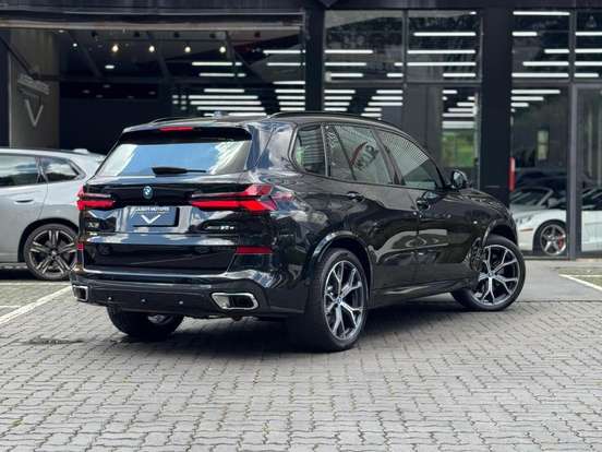 BMW-X5-3.0 I6 TURBO HÍBRIDO XDRIVE50E M SPORT AUTOMÁTICO BMW-X5-2023