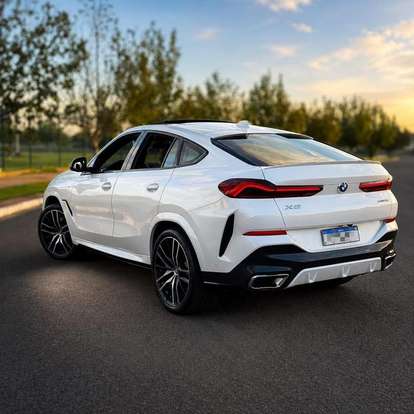 BMW-X6-2021