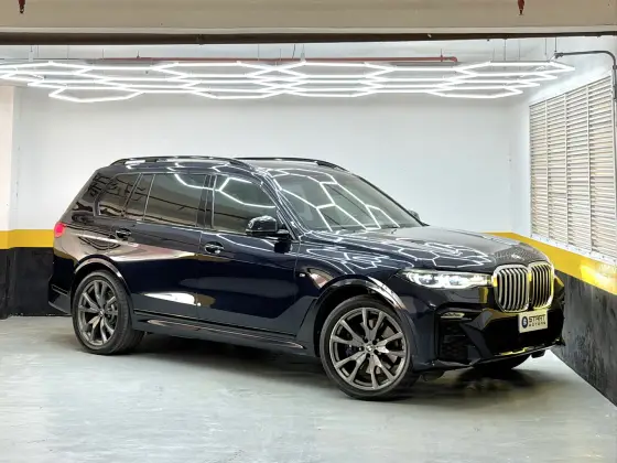 BMW X7 4.4 V8 GASOLINA M SPORT XDRIVE50I STEPTRONIC BMW X7 4.4 V8 GASOLINA M SPORT XDRIVE50I STEPTRONIC