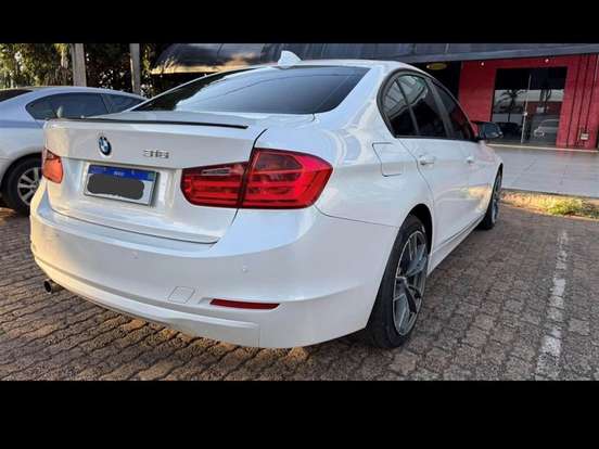 BMW-316i-1.6 SEDAN 16V TURBO GASOLINA 4P AUTOMATICO BMW-316i-2014