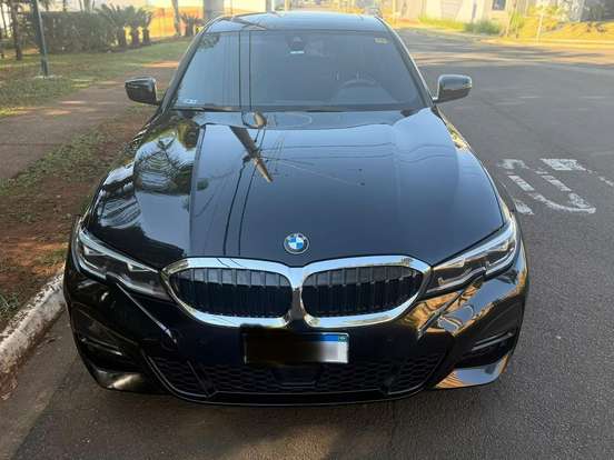 BMW-320i-2022