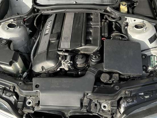 BMW-325i-2.5 SEDAN 24V GASOLINA 4P AUTOMÁTICO BMW-325i-2003