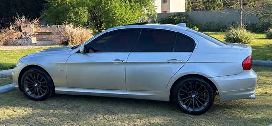 BMW-325i-2.5 SEDAN 24V GASOLINA 4P MANUAL BMW-325i-2011