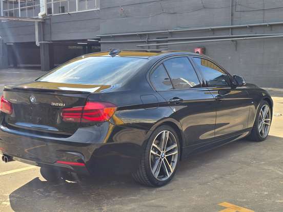 BMW-328i-2.0 M SPORT 16V ACTIVEFLEX 4P AUTOMÁTICO BMW-328i-2017
