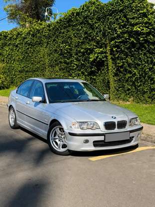 BMW-330i-2000