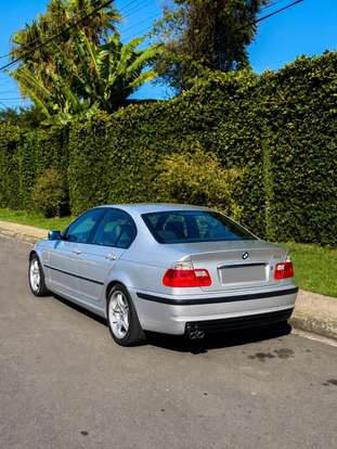 BMW-330i-2000