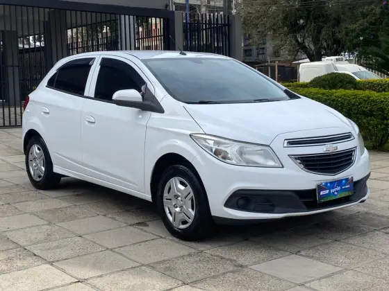 CHEVROLET ONIX 1.0 MPFI LT 8V FLEX 4P MANUAL CHEVROLET ONIX 1.0 MPFI LT 8V FLEX 4P MANUAL