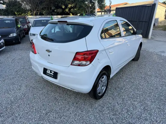 CHEVROLET-ONIX-2015