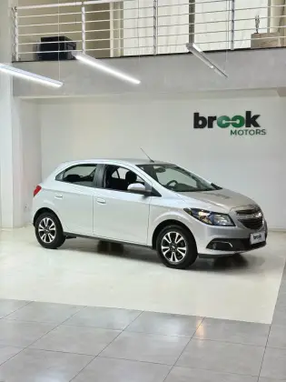 CHEVROLET ONIX 1.4 MPFI LTZ 8V FLEX 4P AUTOMÁTICO CHEVROLET ONIX 1.4 MPFI LTZ 8V FLEX 4P AUTOMÁTICO
