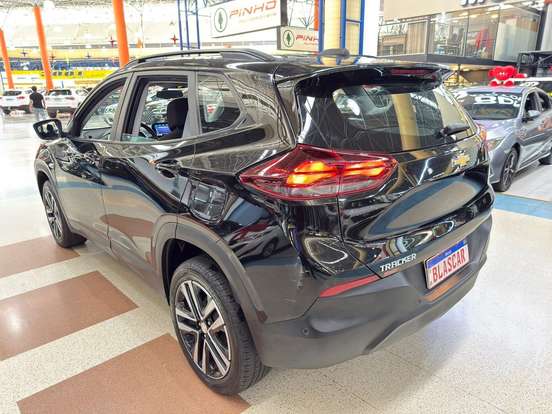 CHEVROLET-TRACKER-2023