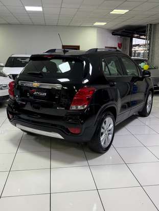 CHEVROLET-TRACKER-2017