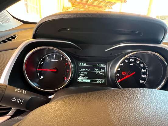 CHEVROLET-TRACKER-2023