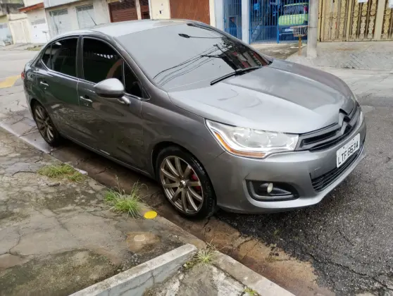 CITROËN C4 LOUNGE 2.0 MPFI TENDANCE 16V FLEX 4P MANUAL CITROËN C4 LOUNGE 2.0 MPFI TENDANCE 16V FLEX 4P MANUAL