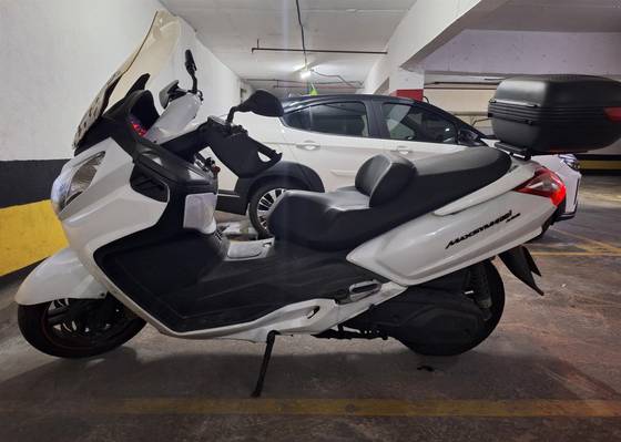 DAFRA MAXSYM 400i 