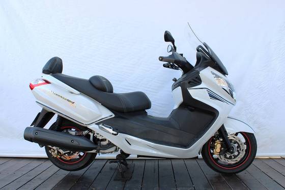 DAFRA MAXSYM 400i 