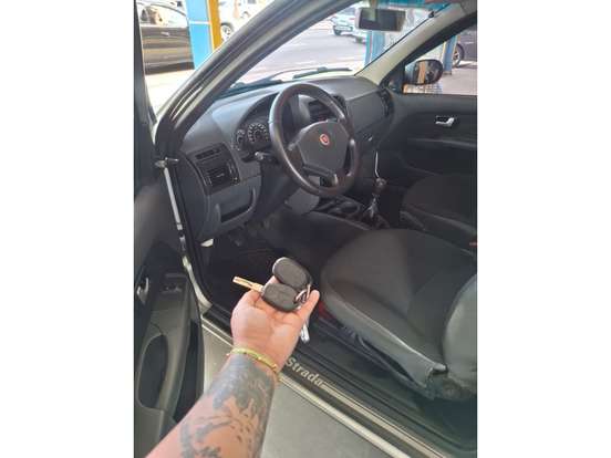 FIAT-STRADA-2011