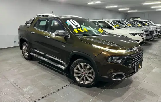 FIAT TORO 2.0 16V TURBO DIESEL RANCH 4WD AT9 FIAT TORO 2.0 16V TURBO DIESEL RANCH 4WD AT9