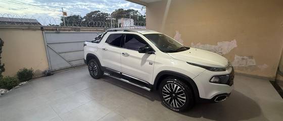 FIAT TORO 2.0 16V TURBO DIESEL VOLCANO 4WD AT9