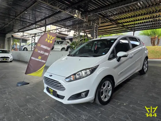 FORD FIESTA 1.6 SE HATCH 16V FLEX 4P POWERSHIFT FORD FIESTA 1.6 SE HATCH 16V FLEX 4P POWERSHIFT