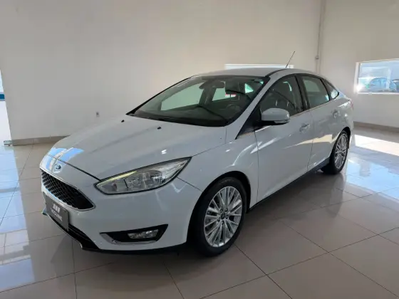 FORD FOCUS 2.0 SE FASTBACK 16V FLEX 4P POWERSHIFT FORD FOCUS 2.0 SE FASTBACK 16V FLEX 4P POWERSHIFT