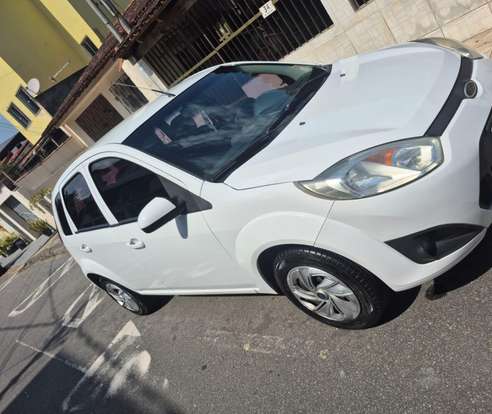FORD-FIESTA-2012