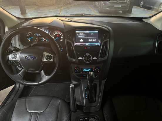 FORD-FOCUS-2014