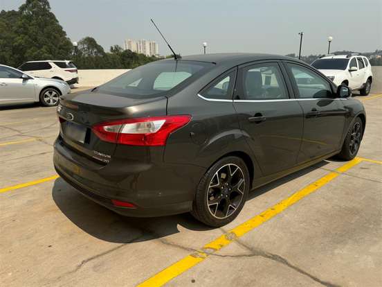 FORD-FOCUS-2014