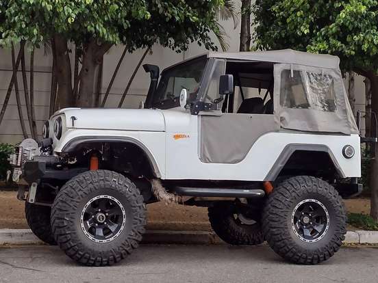 FORD-JEEP-CJ-5 FORD-JEEP-1982