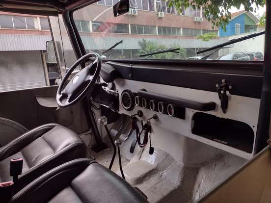 FORD-JEEP-CJ-5 FORD-JEEP-1982