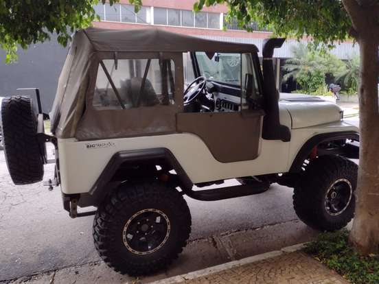 FORD-JEEP-CJ-5 FORD-JEEP-1982