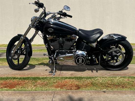 HARLEY-DAVIDSON-ROCKER C-2011