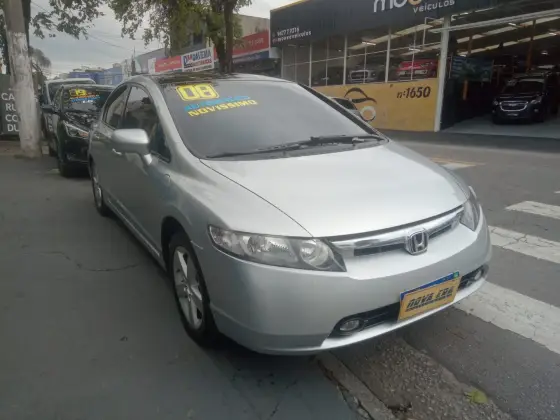 HONDA CIVIC 1.8 LXS 16V FLEX 4P AUTOMÁTICO HONDA CIVIC 1.8 LXS 16V FLEX 4P AUTOMÁTICO