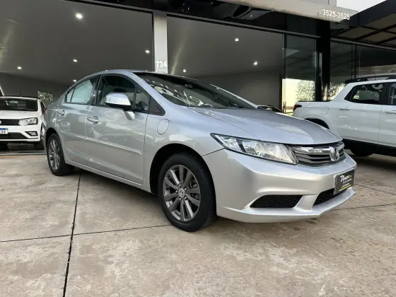 HONDA CIVIC 1.8 LXS 16V FLEX 4P AUTOMÁTICO HONDA CIVIC 1.8 LXS 16V FLEX 4P AUTOMÁTICO