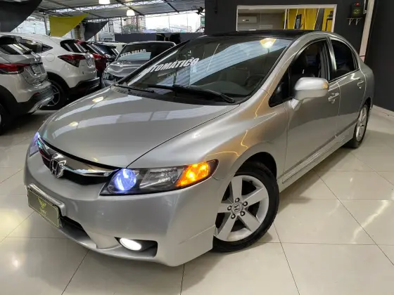 HONDA CIVIC 1.8 LXS 16V FLEX 4P AUTOMÁTICO HONDA CIVIC 1.8 LXS 16V FLEX 4P AUTOMÁTICO