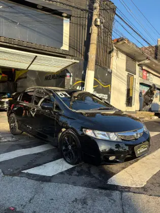HONDA CIVIC 1.8 LXS 16V GASOLINA 4P AUTOMÁTICO HONDA CIVIC 1.8 LXS 16V GASOLINA 4P AUTOMÁTICO
