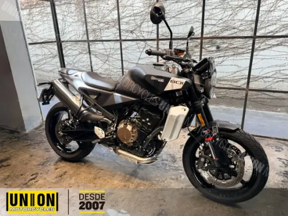 HUSQVARNA SVARTPILEN 801 