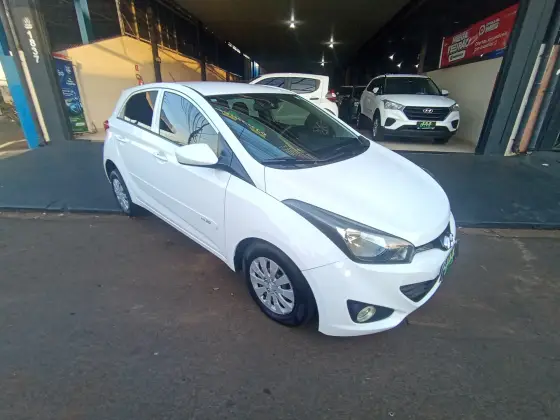 HYUNDAI HB20 1.0 COMFORT PLUS 12V FLEX 4P MANUAL HYUNDAI HB20 1.0 COMFORT PLUS 12V FLEX 4P MANUAL