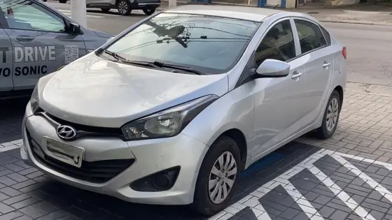 HYUNDAI HB20S 1.0 COMFORT PLUS 12V FLEX 4P MANUAL
