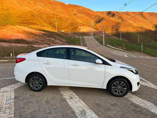 HYUNDAI-HB20S-2017
