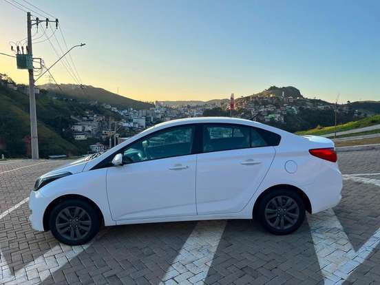 HYUNDAI-HB20S-2017