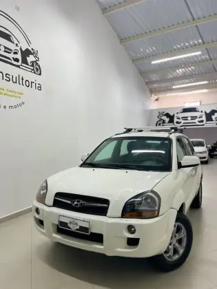 HYUNDAI TUCSON 2.0 MPFI GLS 16V 143CV 2WD FLEX 4P AUTOMÁTICO HYUNDAI TUCSON 2.0 MPFI GLS 16V 143CV 2WD FLEX 4P AUTOMÁTICO