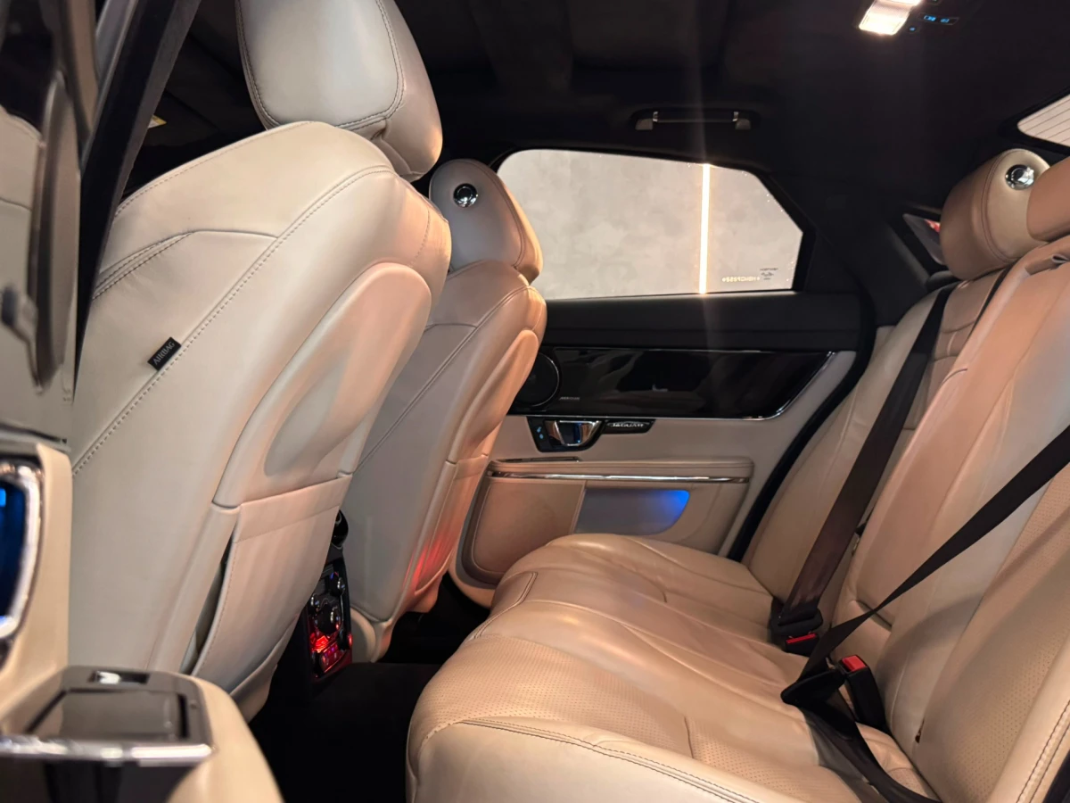 Jaguar XJ — foto 11
