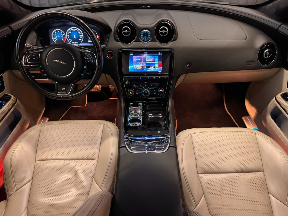 Jaguar XJ — foto 12